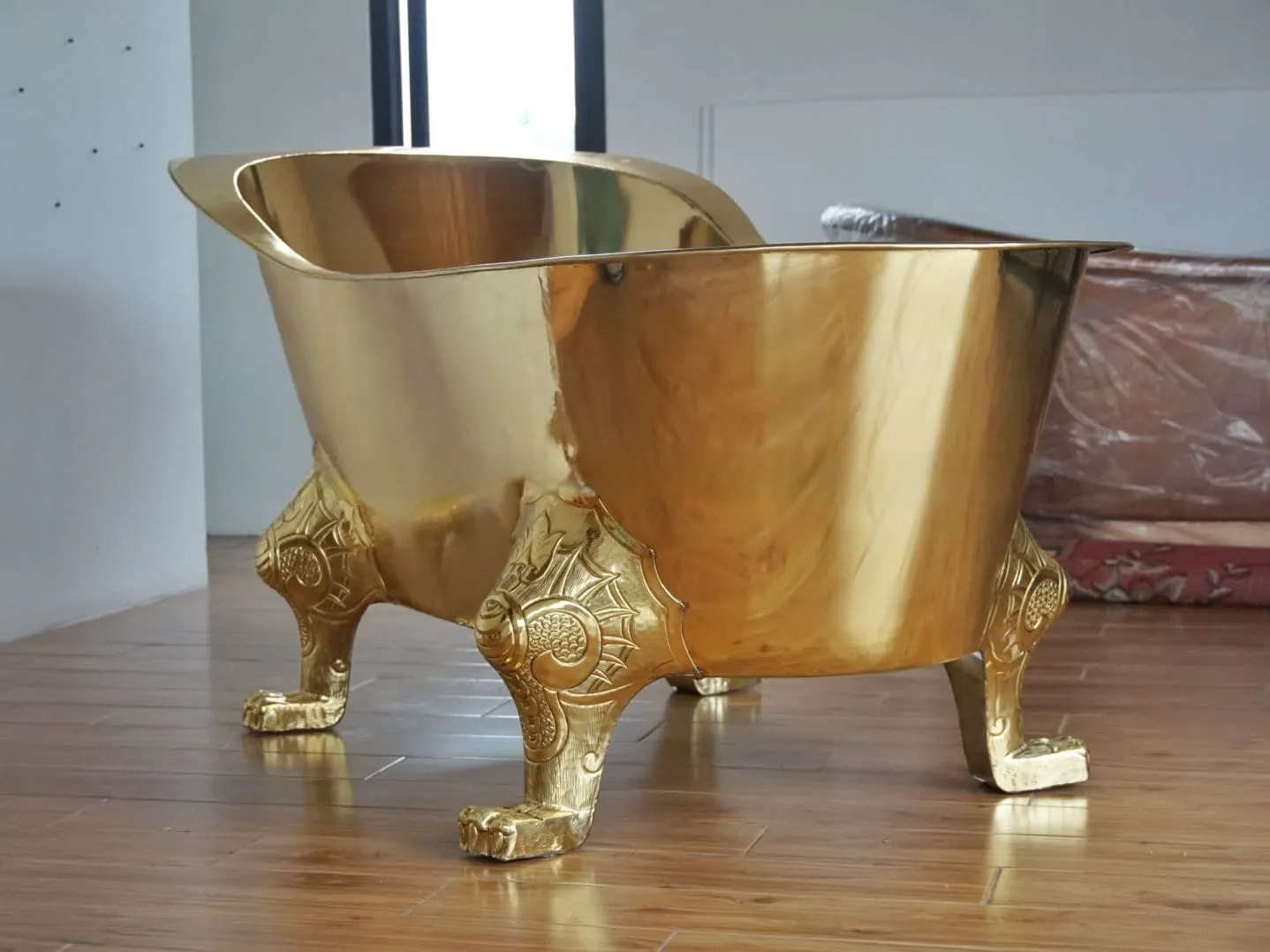 Why Handcrafted Copper Bathtubs Are the New Luxury Trend in Modern Bathrooms